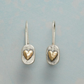 Aretes en forma de corazón en plata y oro